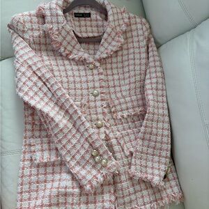 Light pink and white boucle jacket. 4